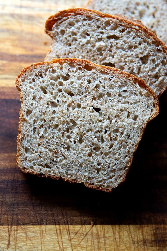 The Viral No-Knead Bread: Why Everyone Raves About This Easy Recipe